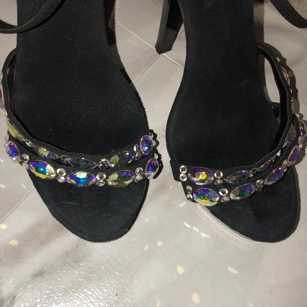 Heels - Picture 2 of 4